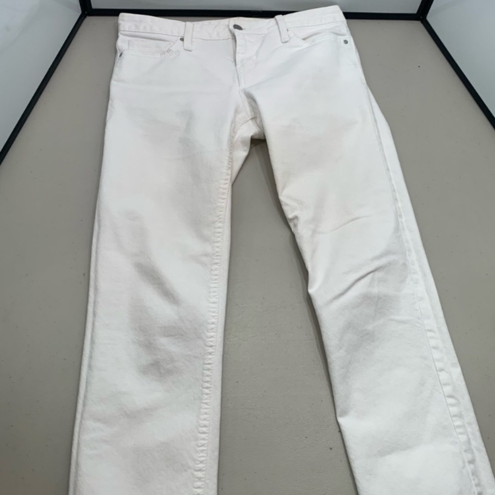 Bundle with any item in my closet for $2 more 
Gap 1969 straight white jeans